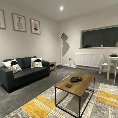 1 Bedroom Apartments In Bolton Town Centre ภายนอก รูปภาพ